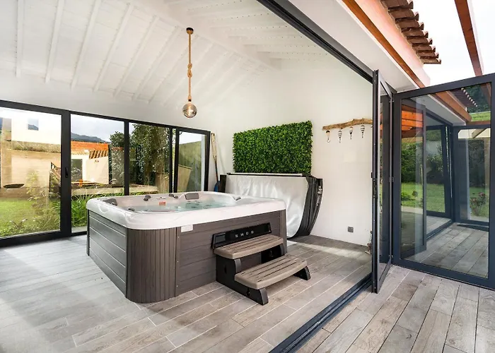 Sao Bras Luxury - Jacuzzi & Garden 4*